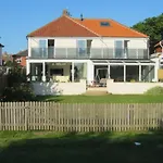 Nyaraló Lane Cottage, *